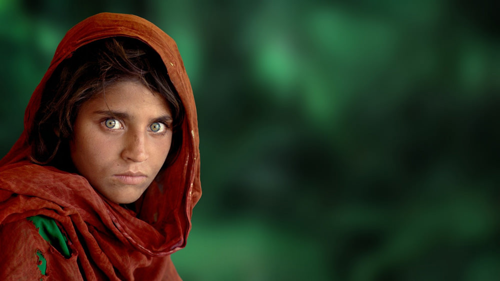 Il colore Pantone del nuovo anno (2019) - steve mccurry ragazza afghana - 7 - cfweb | Agenzia di comunicazione funzionale